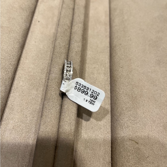 Diamond Ring - Picture 2 of 2